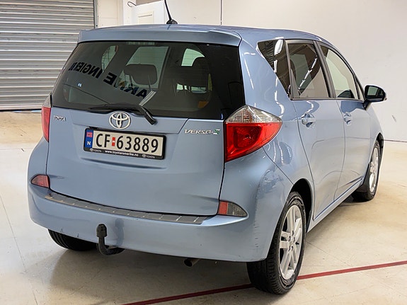 Toyota Verso-S 3 of 19