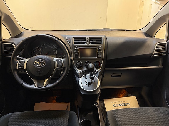 Toyota Verso-S 10 of 19