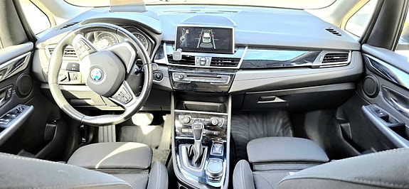 BMW 225xe 5 of 10