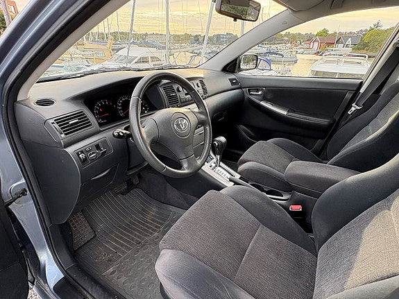 Toyota Corolla 24 of 30