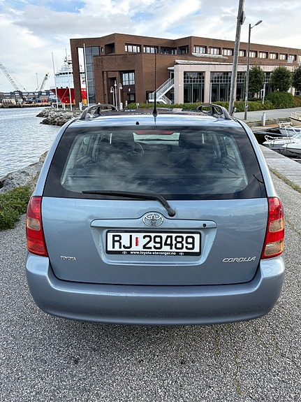 Toyota Corolla 9 of 30