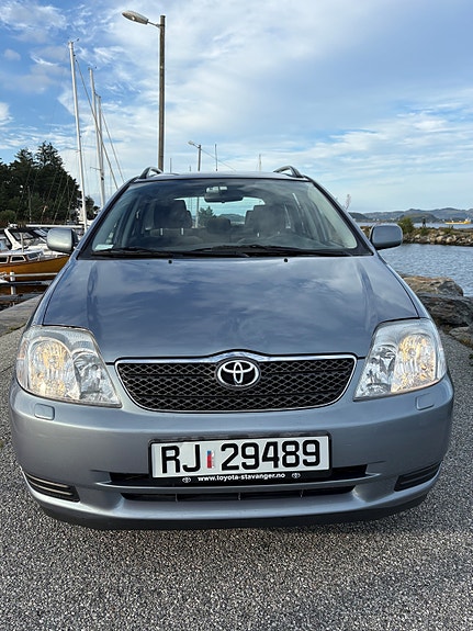 Toyota Corolla 4 of 30
