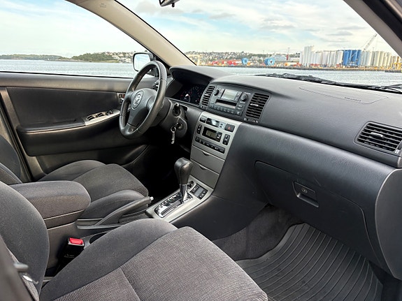 Toyota Corolla 22 of 30
