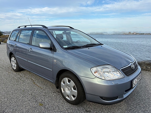 Toyota Corolla 2 of 30