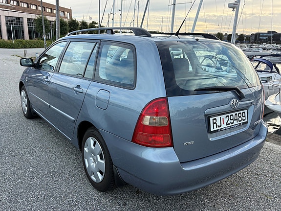 Toyota Corolla 10 of 30