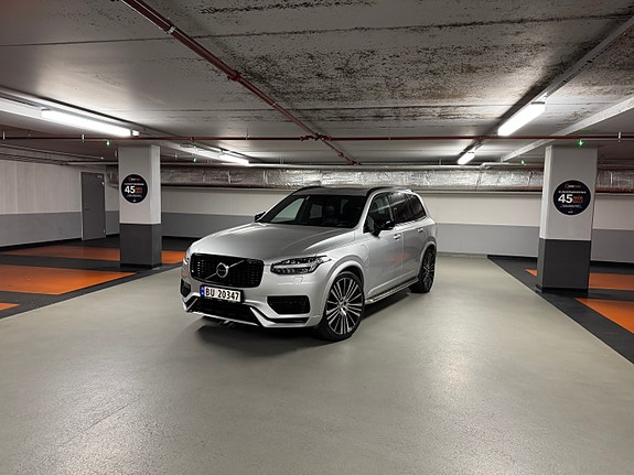 Volvo XC90 11 of 23