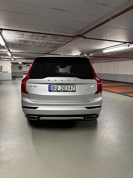 Volvo XC90 10 of 23