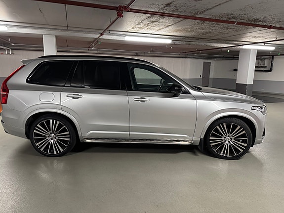 Volvo XC90 4 of 23