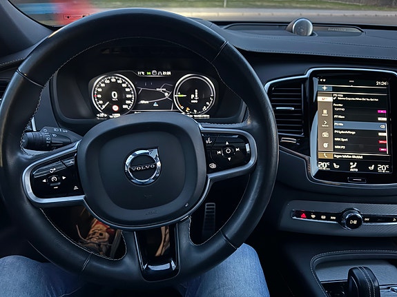 Volvo XC90 14 of 23