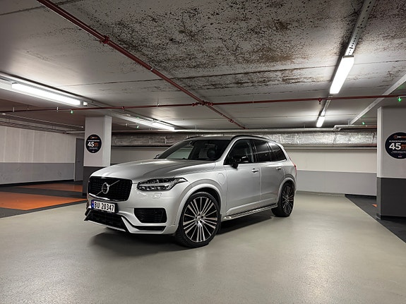 Volvo XC90 12 of 23
