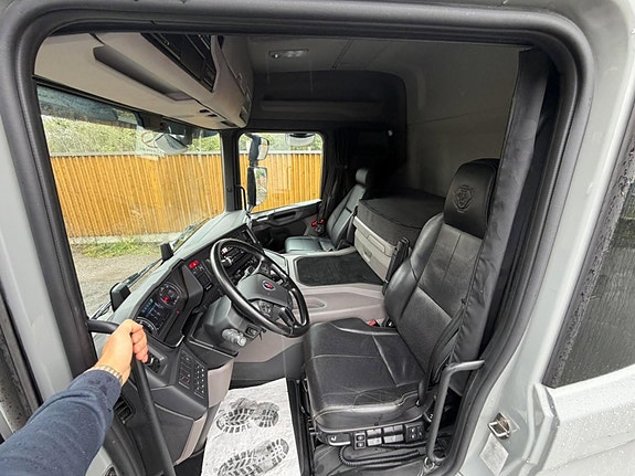 Scania P 320 B4x2NB 18ppl med kjøleaggregat 6 of 8