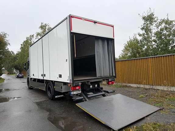 Scania P 320 B4x2NB 18ppl med kjøleaggregat 8 of 8
