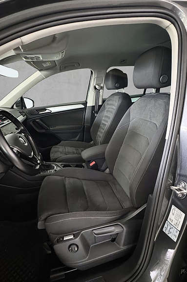 Volkswagen Tiguan 27 of 30