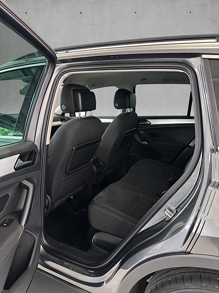 Volkswagen Tiguan 21 of 30