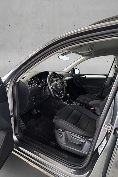 Volkswagen Tiguan 25 of 30