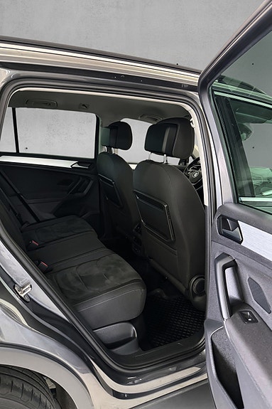 Volkswagen Tiguan 19 of 30