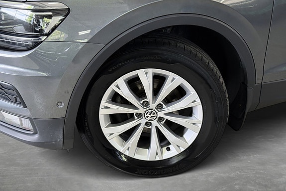 Volkswagen Tiguan 7 of 30