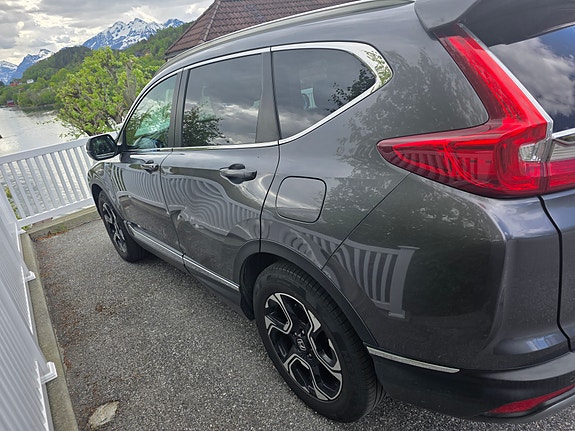 Honda CR-V 2 of 9