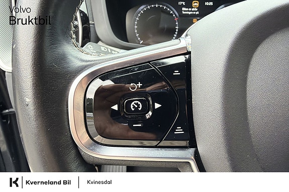 Volvo XC60 17 of 25