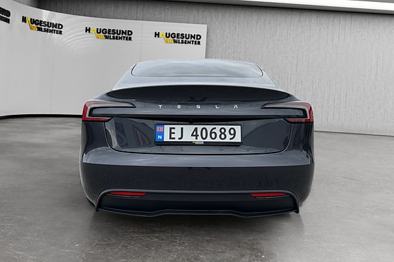 Tesla Model 3 8 of 19