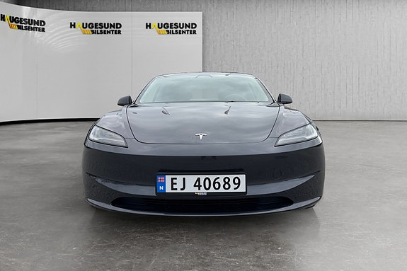 Tesla Model 3 7 of 19