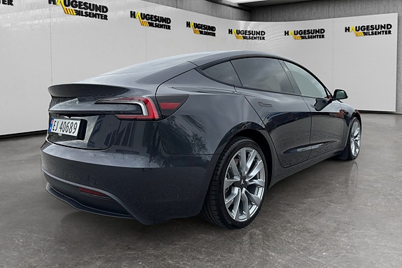 Tesla Model 3 3 of 19