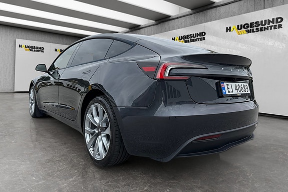 Tesla Model 3 4 of 19