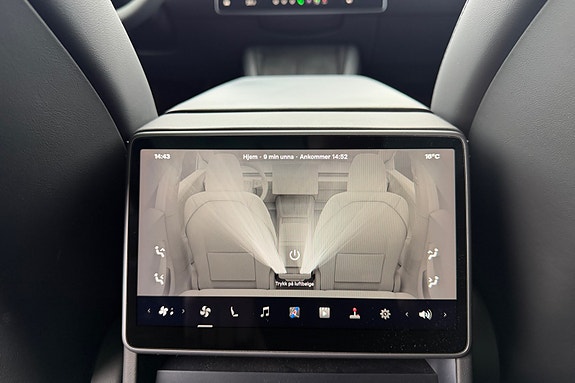 Tesla Model 3 15 of 19