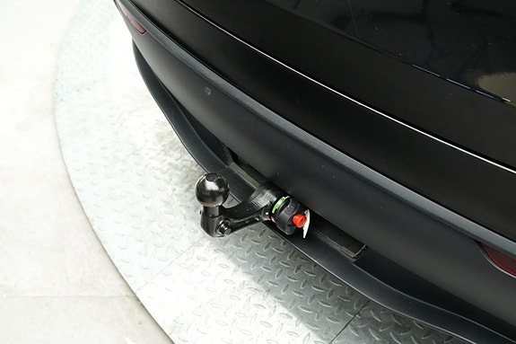 Tesla Model Y 18 of 30