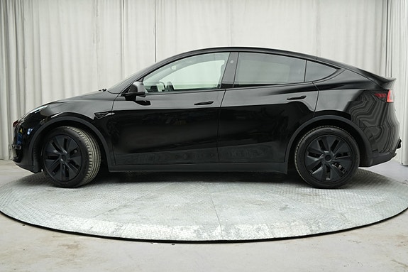 Tesla Model Y 2 of 30