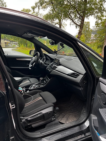 BMW 218d 6 of 6