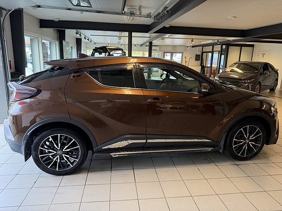 Toyota C-HR 5 of 12