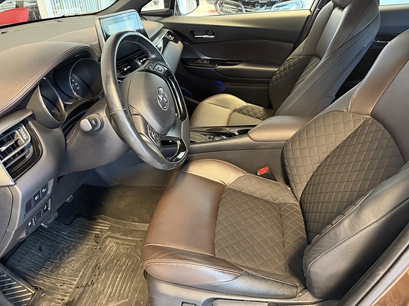 Toyota C-HR 10 of 12