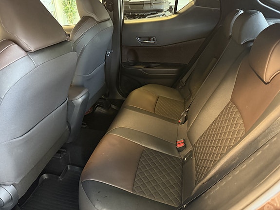 Toyota C-HR 11 of 12