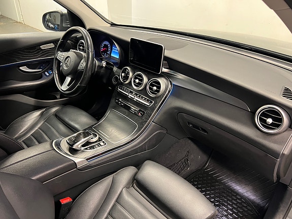 Mercedes-Benz GLC350 e 12 of 30