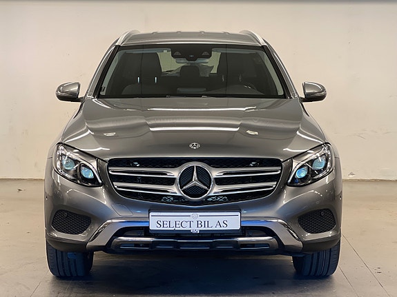Mercedes-Benz GLC350 e 2 of 30