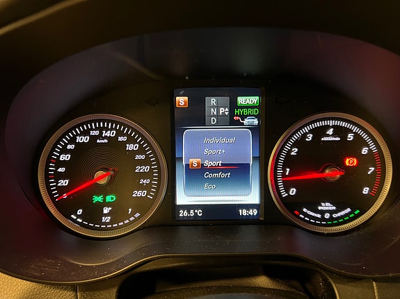 Mercedes-Benz GLC350 e 21 of 30