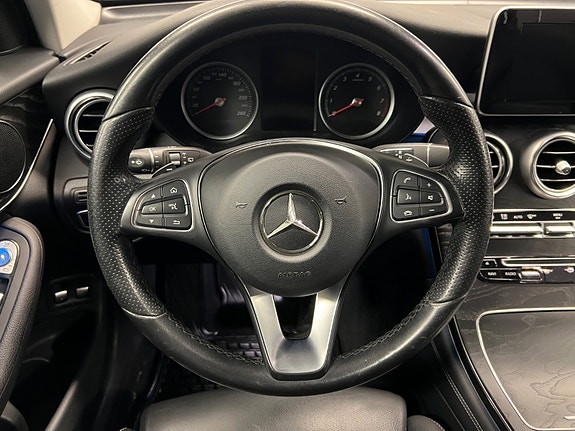 Mercedes-Benz GLC350 e 14 of 30