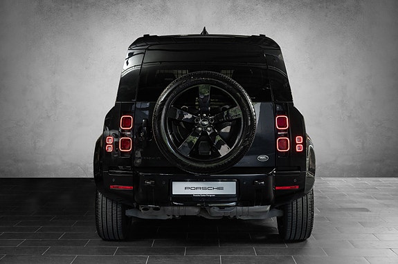 Land Rover Defender 110 5 of 29