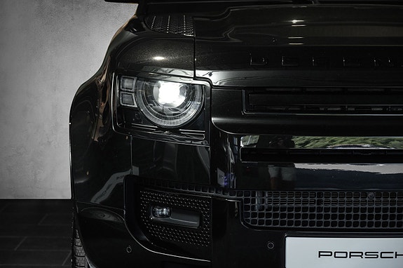 Land Rover Defender 110 3 of 29