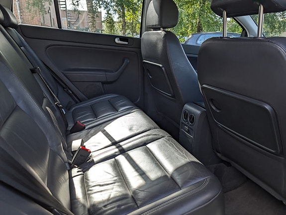 Volkswagen Golf Plus 21 of 28