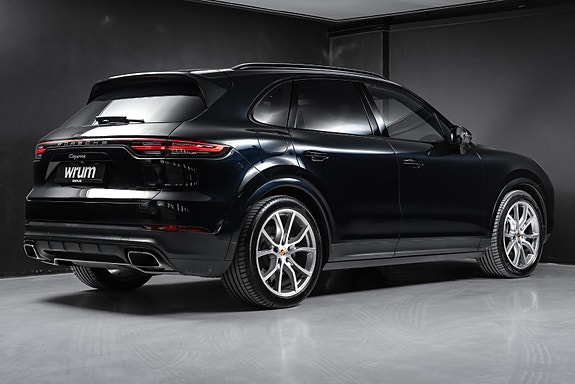 Porsche Cayenne 11 of 30