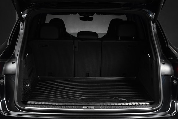 Porsche Cayenne 20 of 30