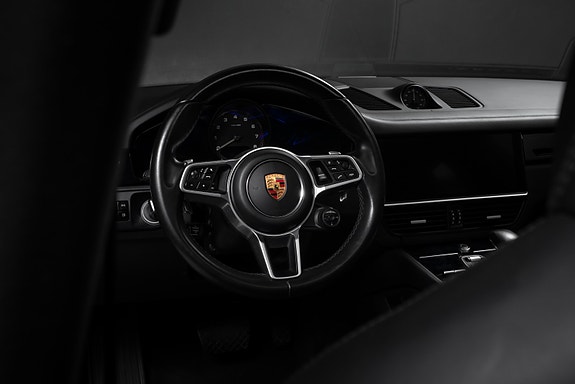 Porsche Cayenne 29 of 30