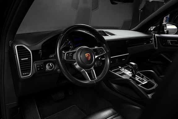 Porsche Cayenne 30 of 30