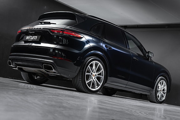 Porsche Cayenne 12 of 30