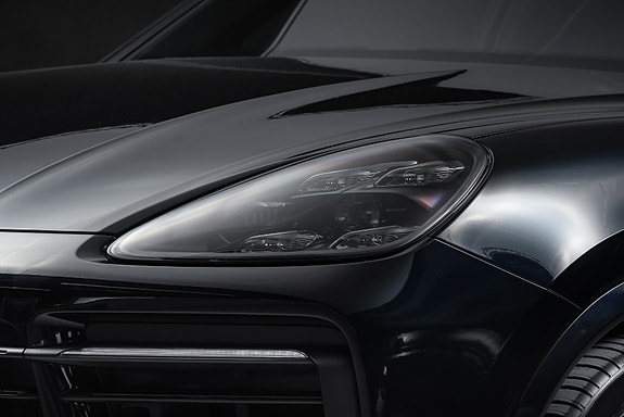 Porsche Cayenne 4 of 30