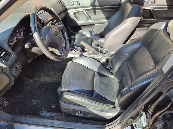 Subaru Legacy 6 of 15