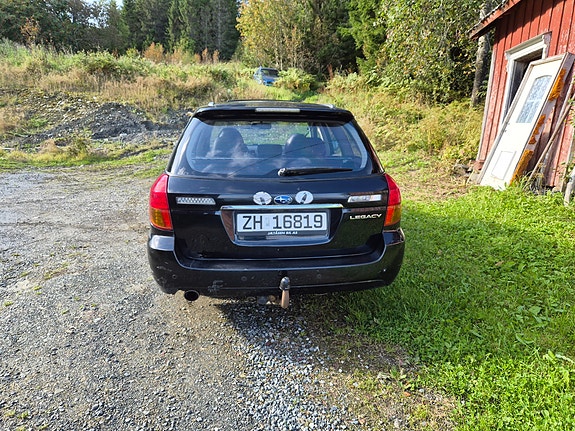 Subaru Legacy 2 of 15