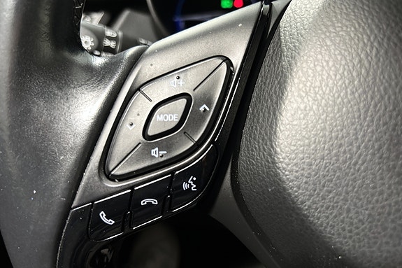 Toyota C-HR 28 of 30